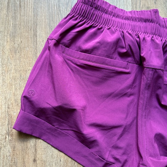 Lululemon Spring Break Away Shorts - Picture 3 of 6